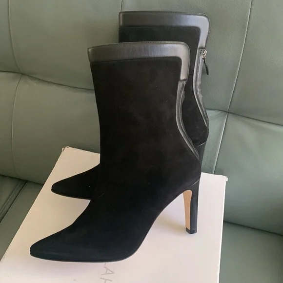 Manolo Blahnik Zufapla Suede Stiletto Ankle Booties - Picture 1 of 8